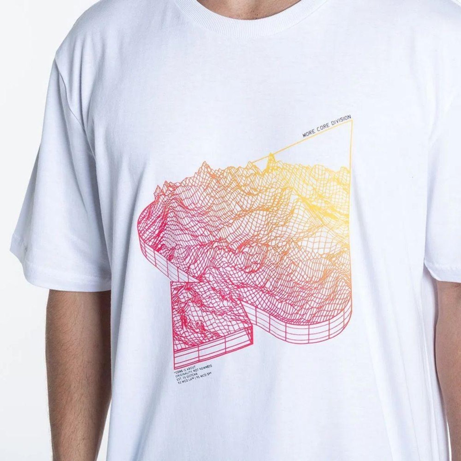 Vista 3 Camiseta MCD Regular Digital Computer Masculina SM23 branco MCD branco