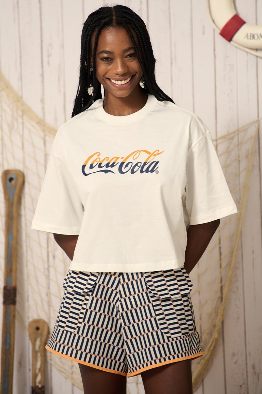 Camiseta Cropped Ampla Coca-Cola
