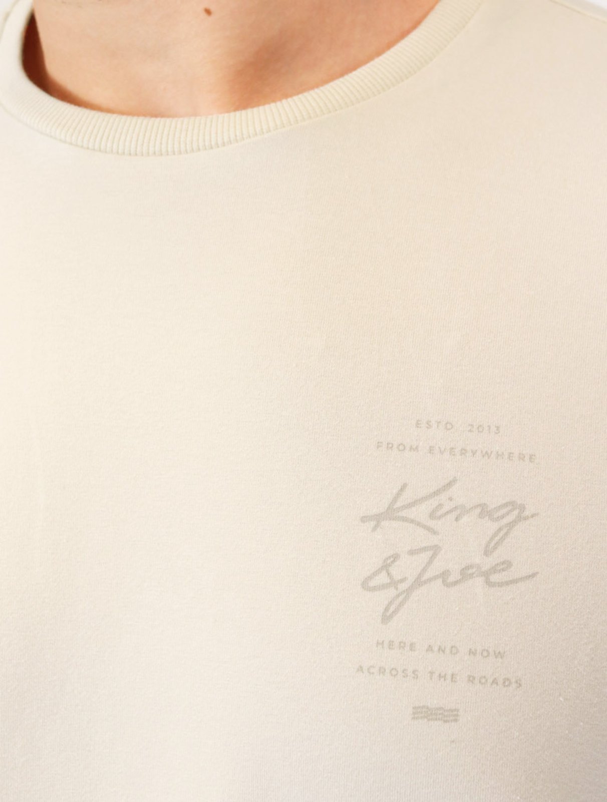 Vista 3 Camiseta King & Joe Masculina Flex Across The Road Areia bege King & Joe bege