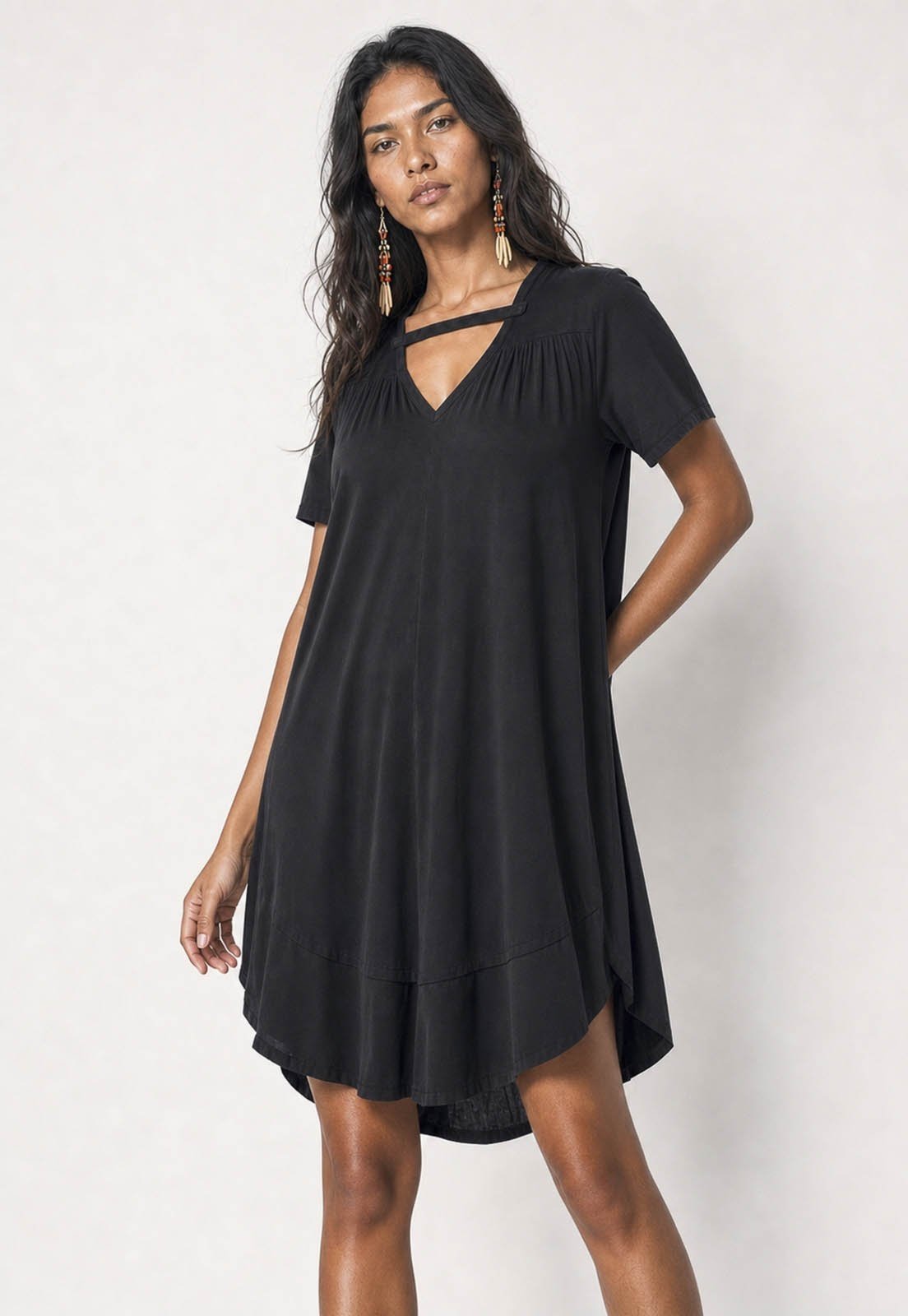 Vestido Curto Amazonia Vital Malha Manga Curta Preto