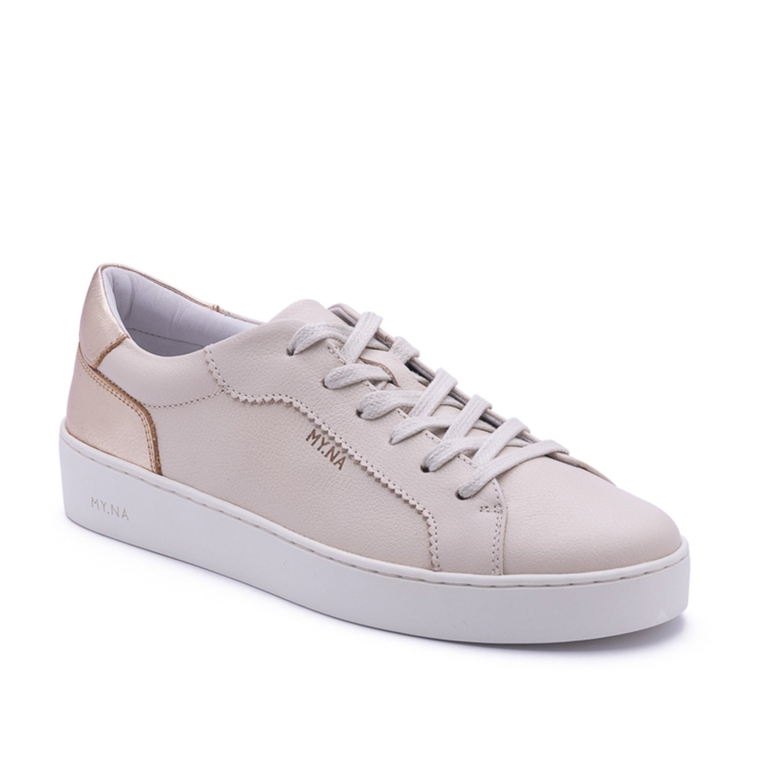 Vista 2 Tênis MY.NA Y8 Off White Couro Legítimo com detalhes em Dourado off-white white MY.NA off-white white
