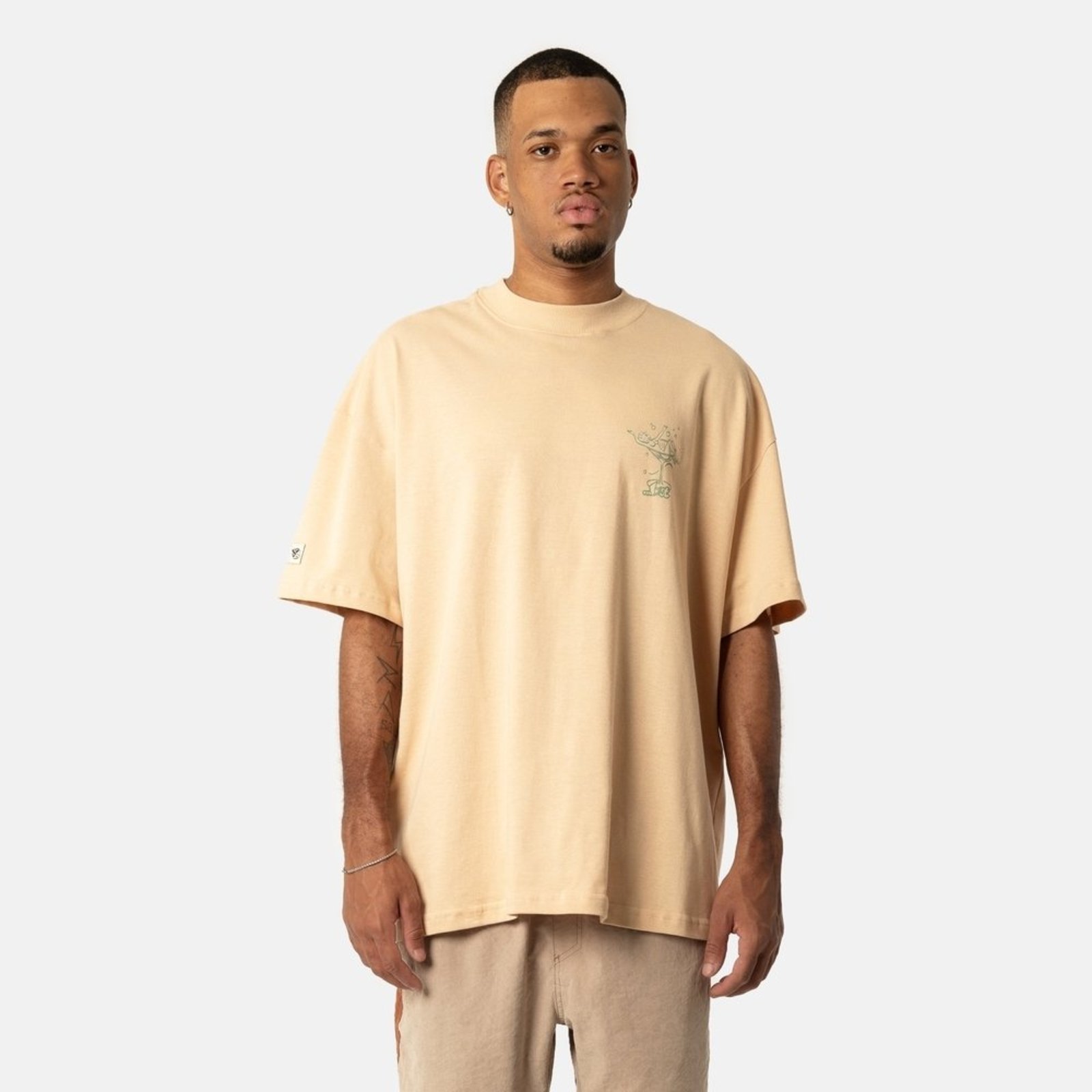 Camiseta Box Fit Lost Relax Is Summer