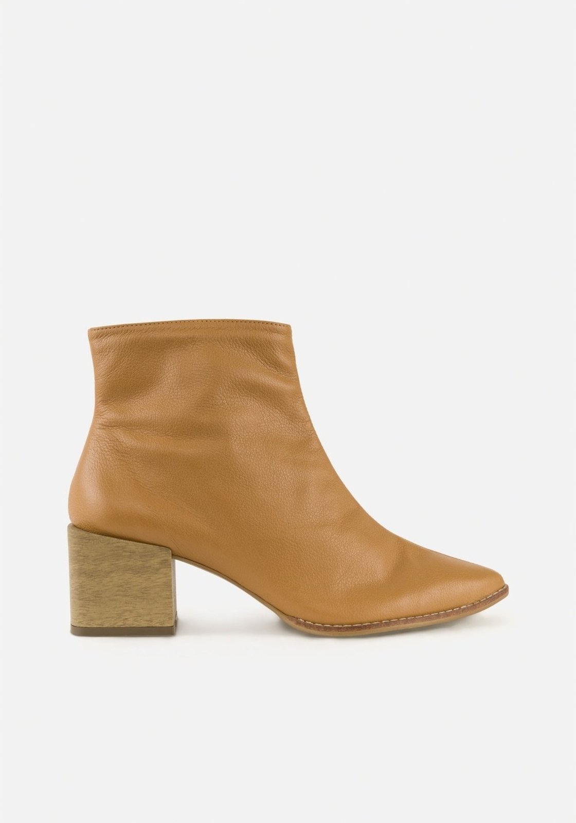 Bota De Couro Com Salto Médio Bloco