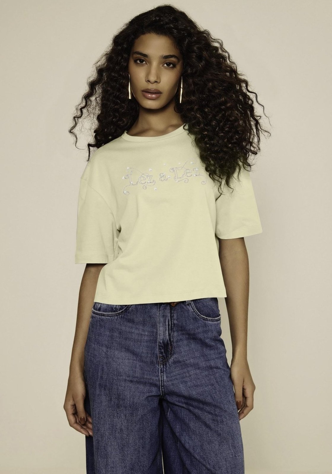 T-shirt Bordada De Mangas Curtas Com Pérolas