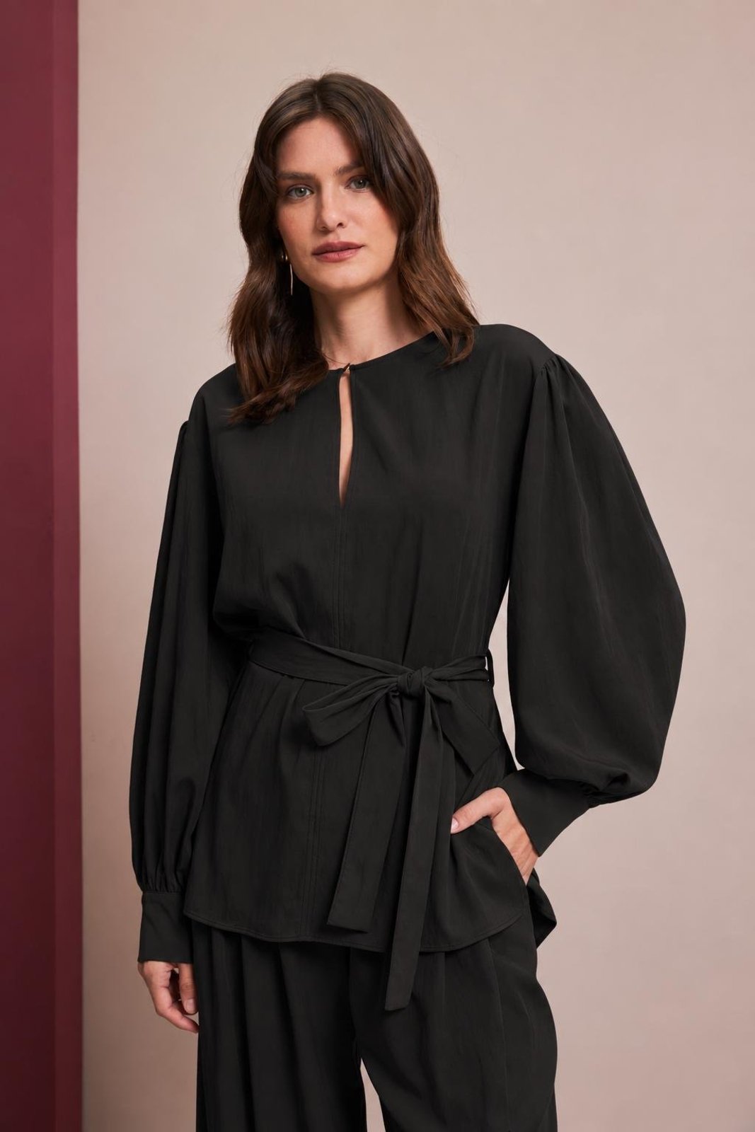 Blusa Com Gota Ft E Amarração Carlota Costa Preto