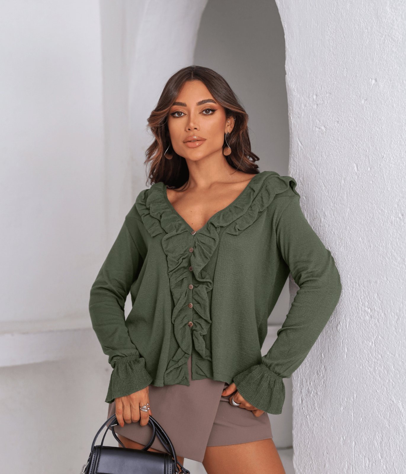 Blusa Casaco Cherry Line Tricô Botão Aberto Manga Longa Babado Verde Oliva