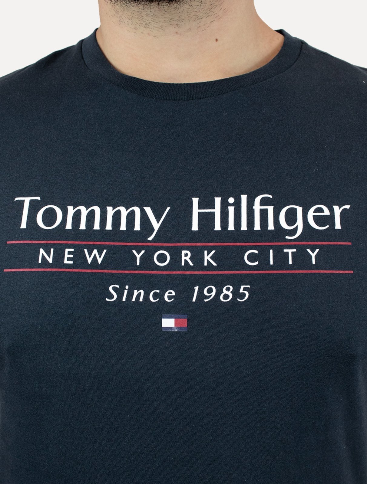 Vista 3 Camiseta Tommy Hilfiger Masculina Center Stack azul marinho Tommy Hilfiger azul marinho