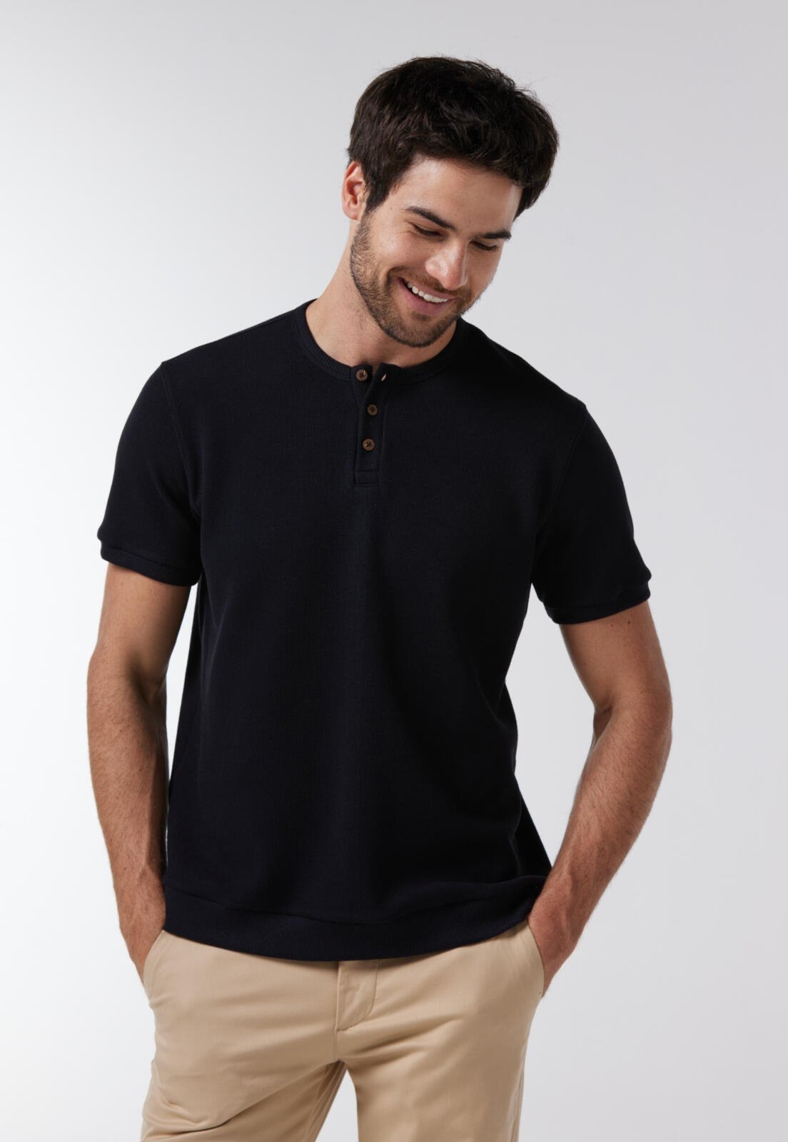 Camiseta Traymon Decote Português Preto