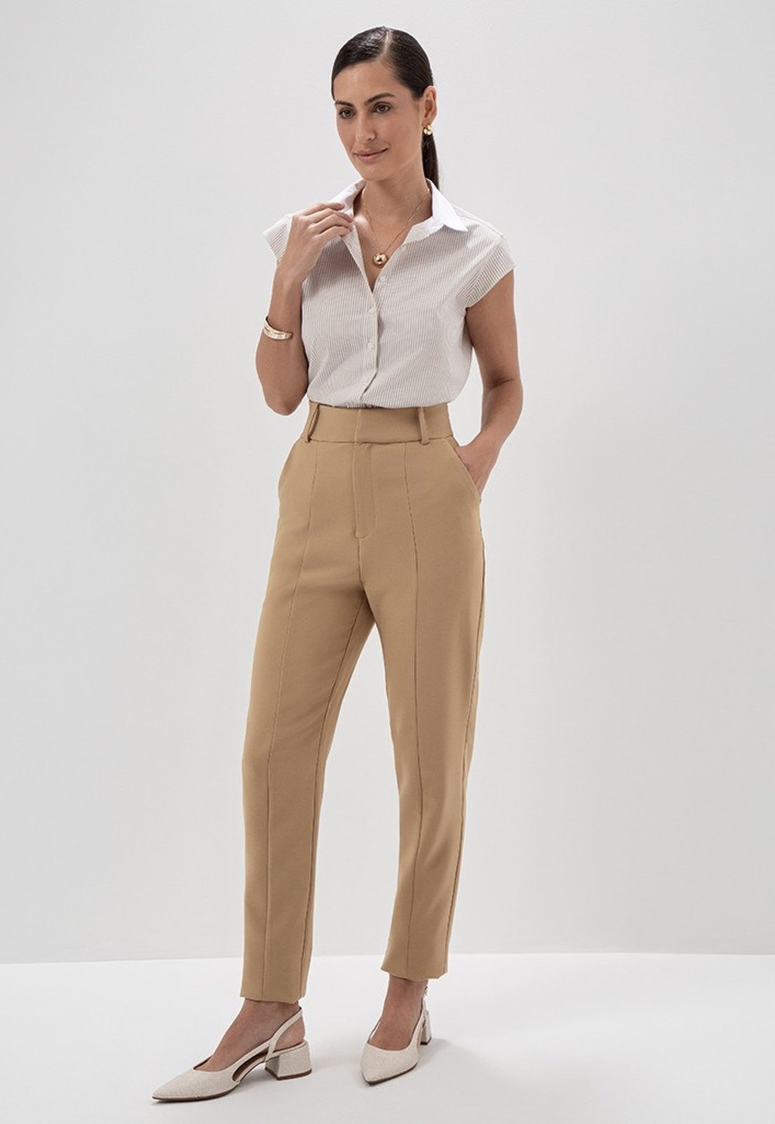 Calça de Alfaiataria Reta Slim Camel Giovana
