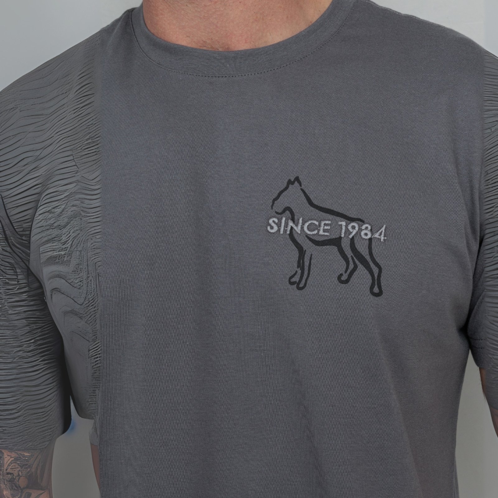 Vista 3 Camiseta Bordada Masculino Revanche Ugerno verde oliva Revanche verde oliva