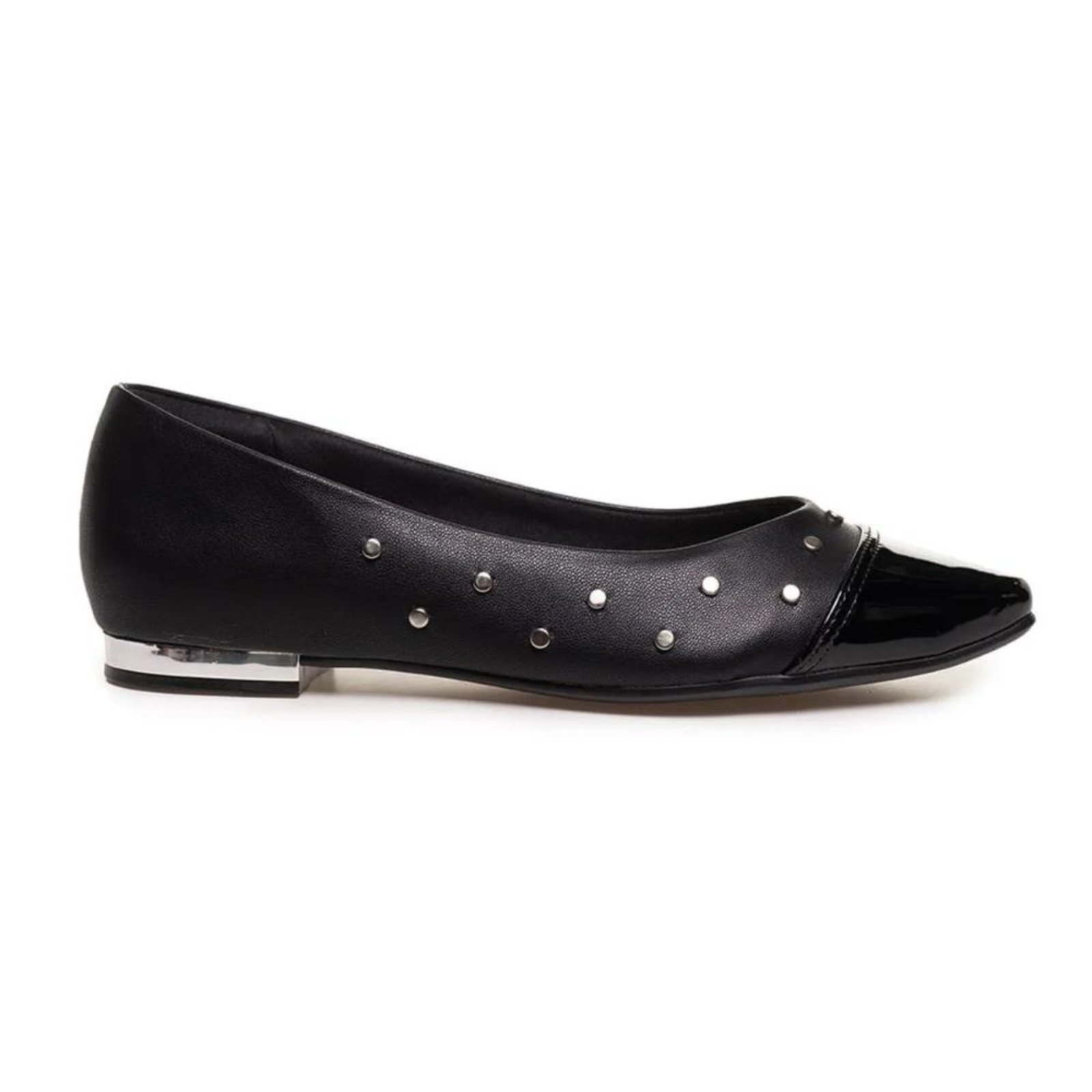 Sapatilha cê Bico Redondo Tachas Feminina Preto