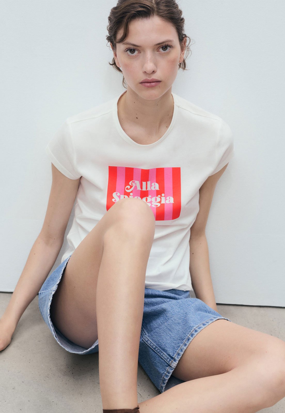 Camiseta Mango Reta Illustra Off-White