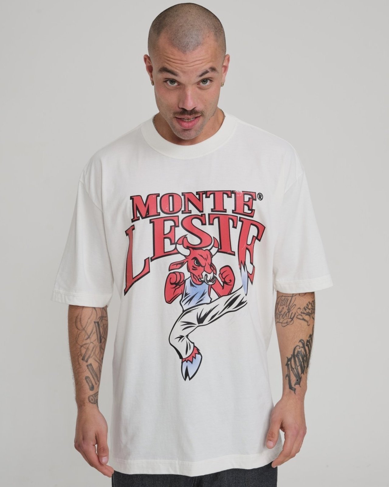 Camiseta Oversized Estampada Bull - Off White