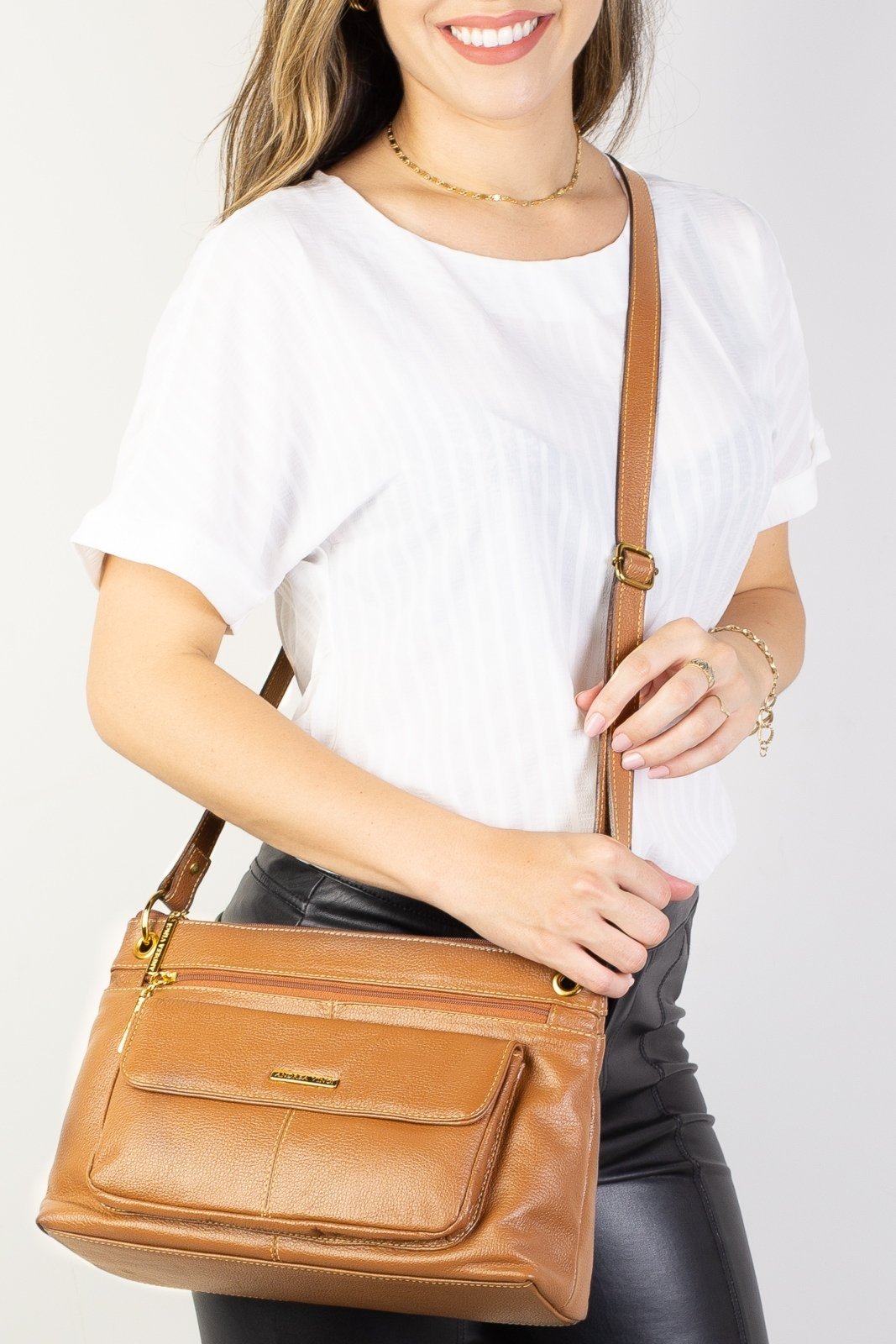 Bolsa Andrea Vinci Tiracolo De Couro Liso Celine – Caramelo