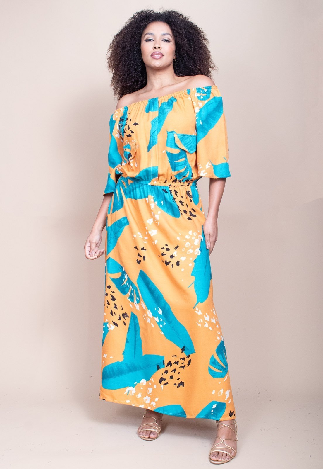 Vista 2 Vestido Midi Cabanafree Ciganinha Viscose com Lapela Estampa Aurora Botânica azul/estampado/preto Cabanafree azul/estampado/preto