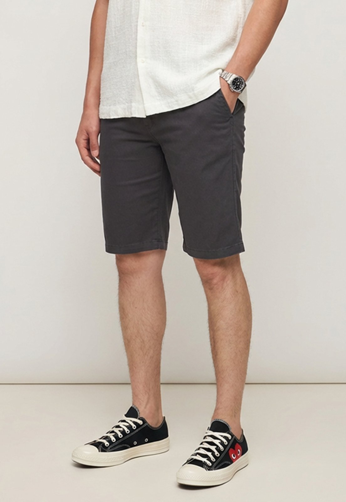 Bermuda Chino Masculina Sarja Regular Fit com Elastano Cinza
