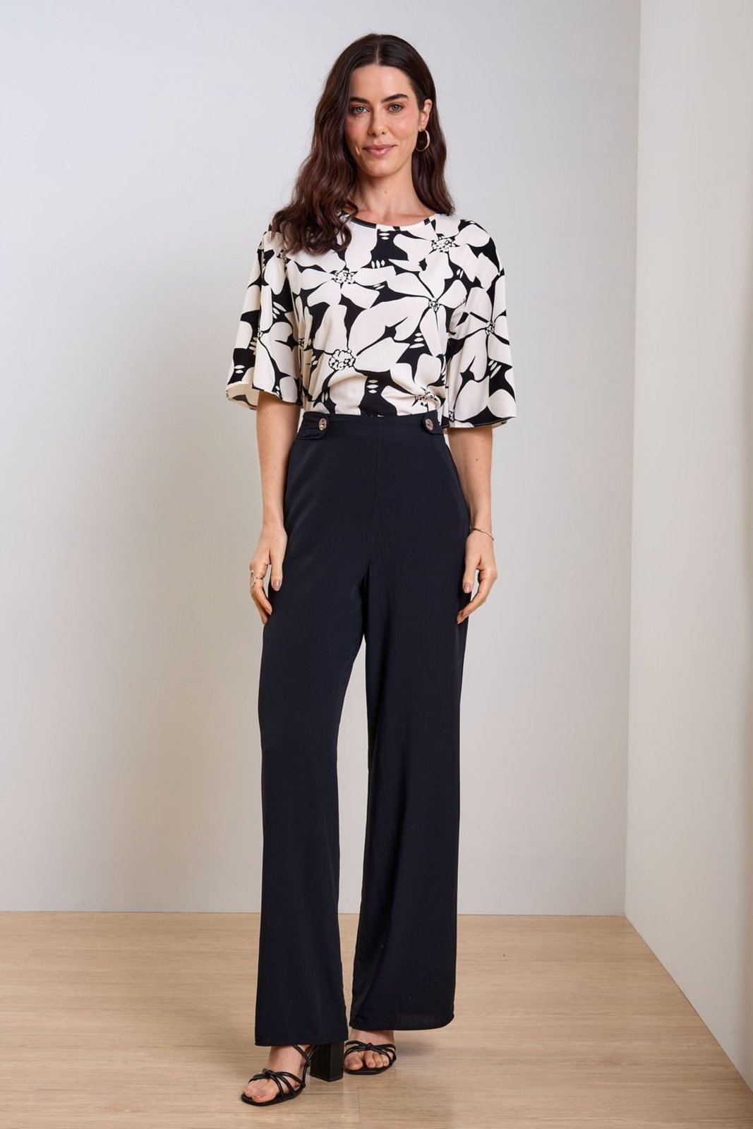 Calça Feminina Pantalona Com Botões Marialícia Preto
