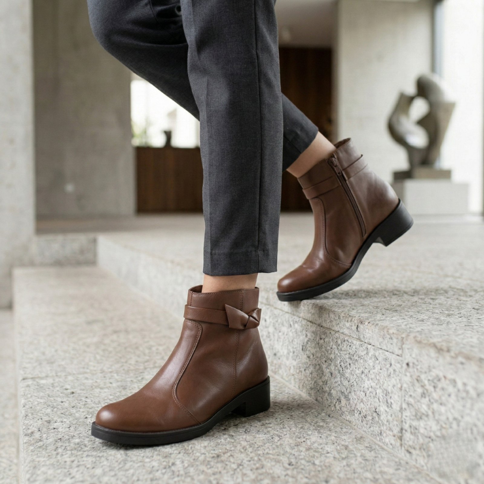 Bota Feminina Casual Nó Em Couro Cano Curto Maria Paula Cacau