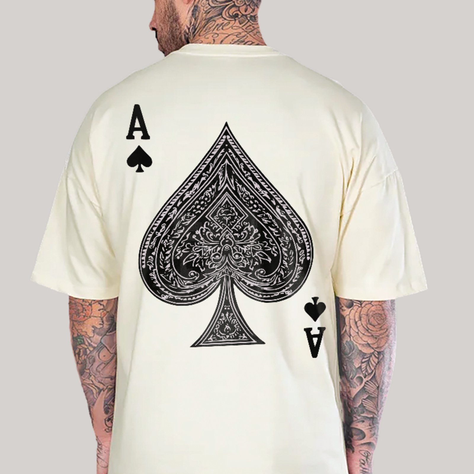 Camiseta Oversized Ás Espadas Estampa Baralho Clássico Unissex Off White