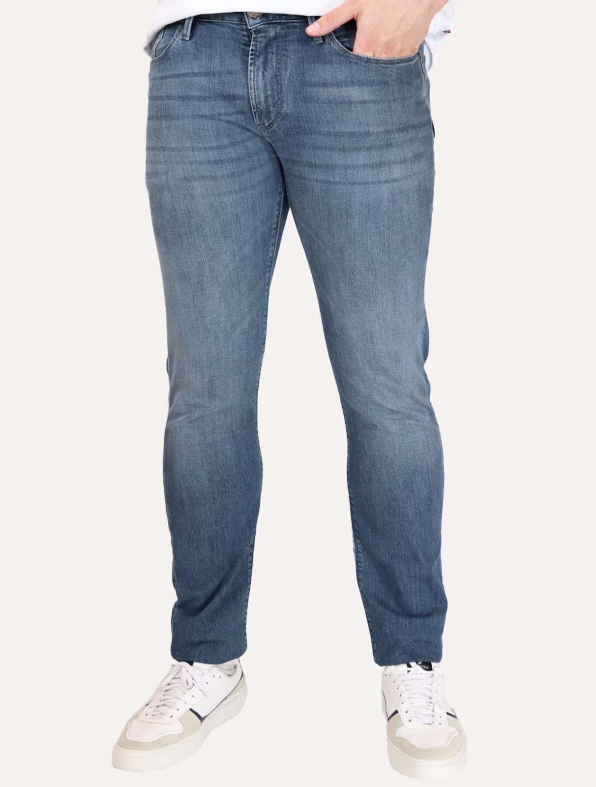 Vista 2 Calça Jeans Empório Armani Masculina J06 Slim Fit 5 Pockets Índigo Médio azul Emporio Armani azul