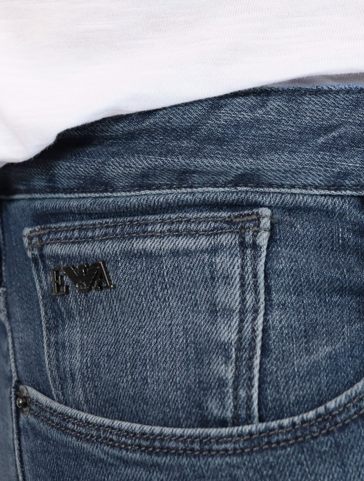 Vista 3 Calça Jeans Empório Armani Masculina J06 Slim Fit 5 Pockets Índigo Médio azul Emporio Armani azul
