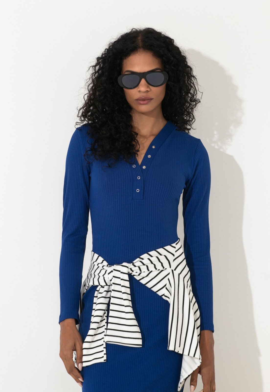 VESTIDO MIDI TRAYMON MANGA LONGA – AZUL – GG