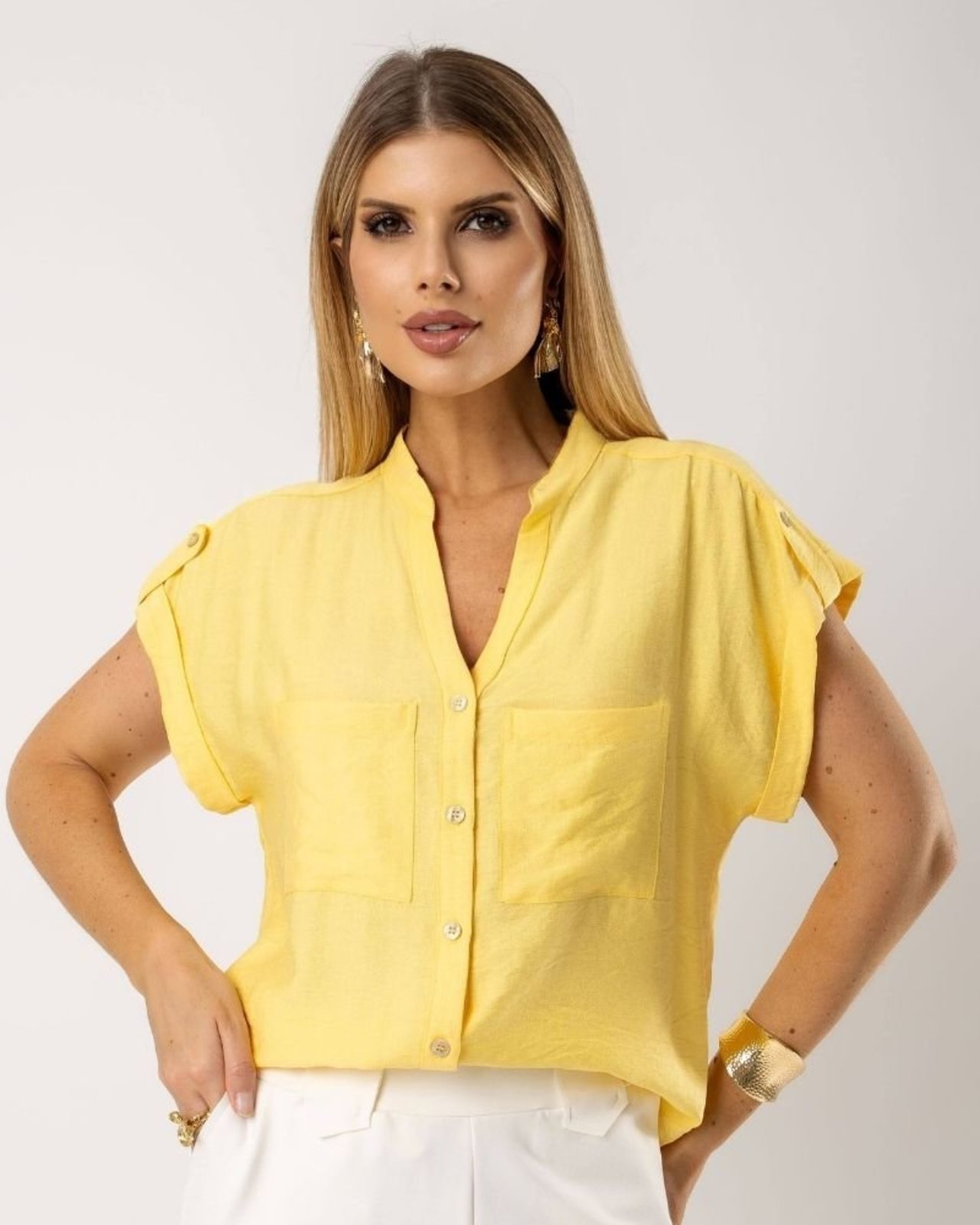 CAMISA DE MANGA CURTA COM BOLSOS RAYON ARUBA AMARELO