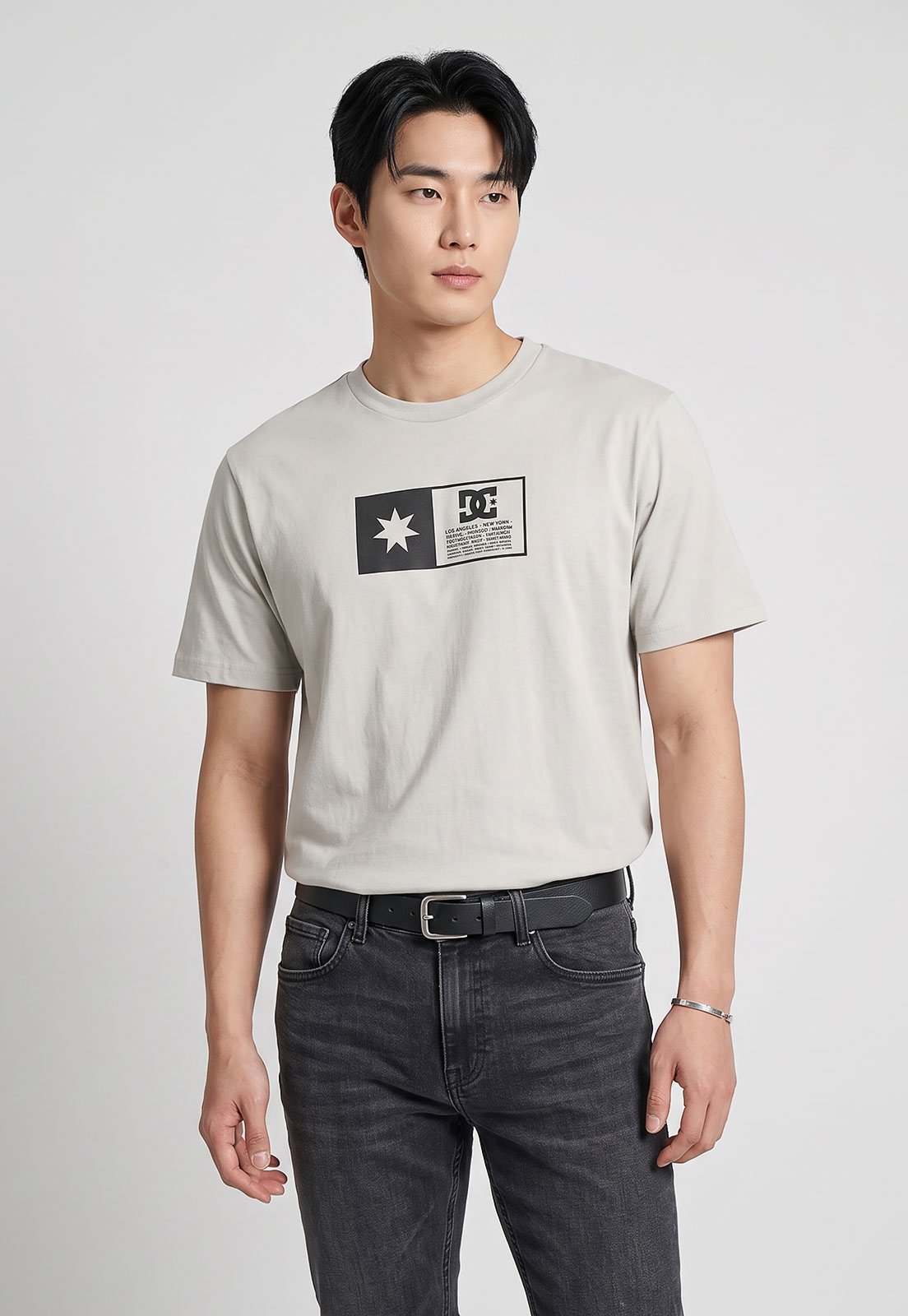 Camiseta Masculina DC Shoes Flag Box Cinza