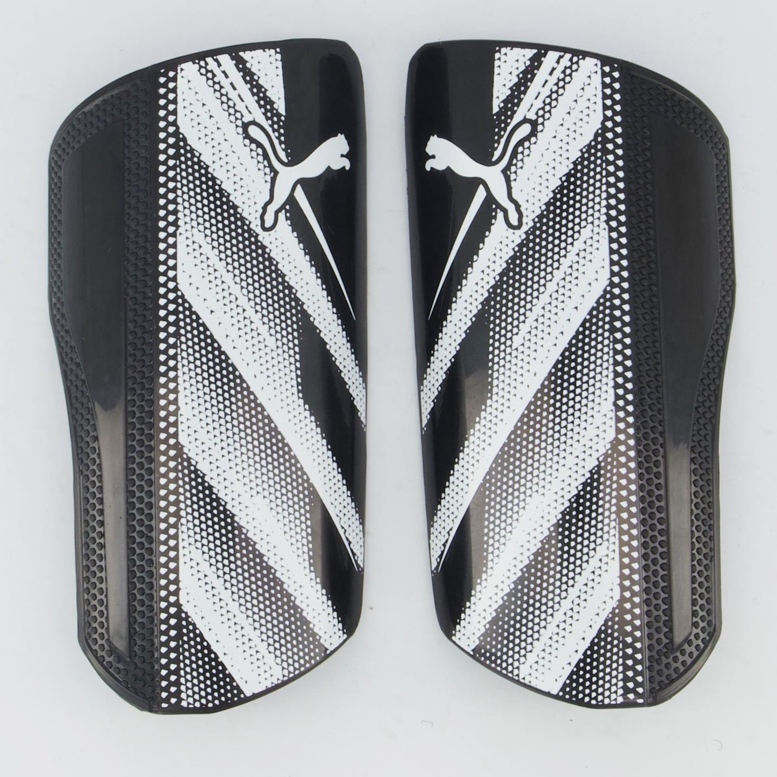 Caneleira Puma Attacanto Sleeve Preta