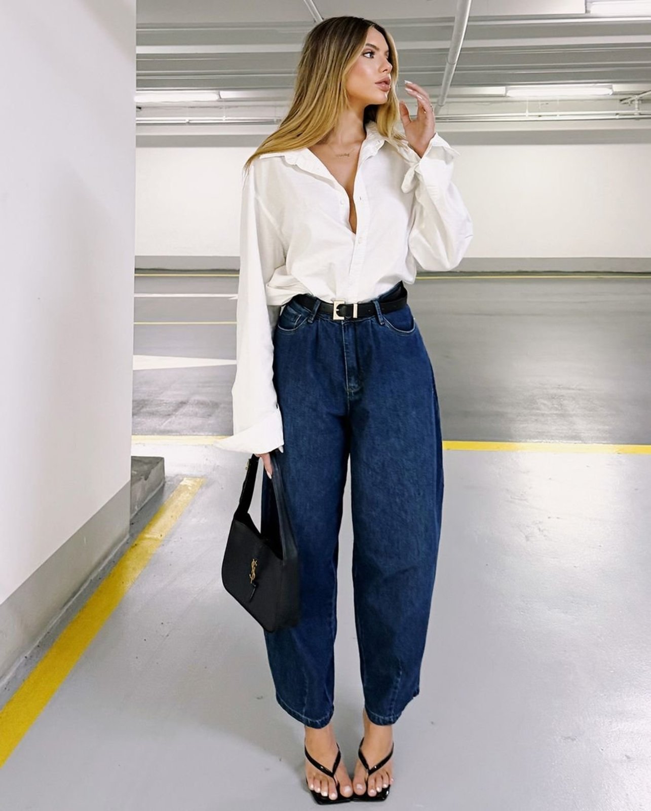 Calça Jeans Balloon Feminina com Pence Na Barra 25605 Escura Consciência