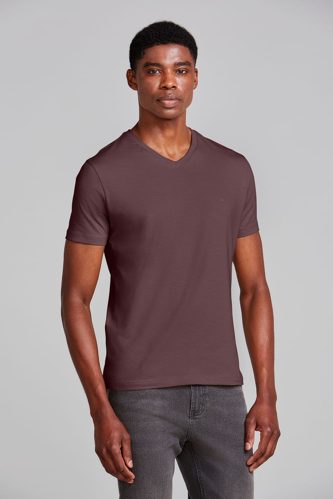 HIGHSTIL Camiseta Manga Curta Básica Malha Slim Fit - Marrom
