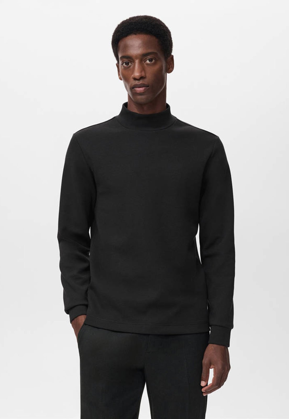 Blusa Masculina Mango Gola Alta Preta