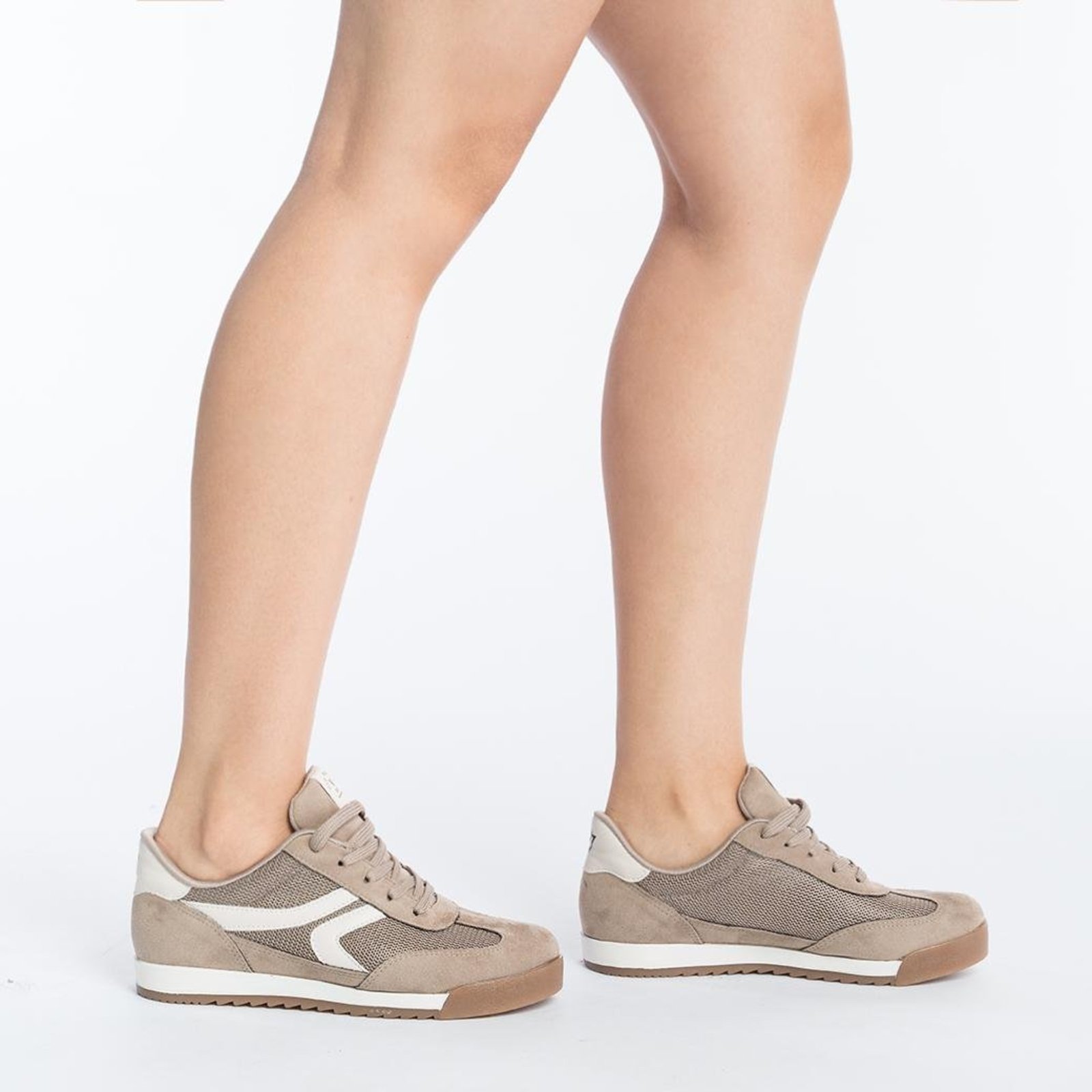 Tênis Casual Via Marte Retrô Camurça Feminina Bege