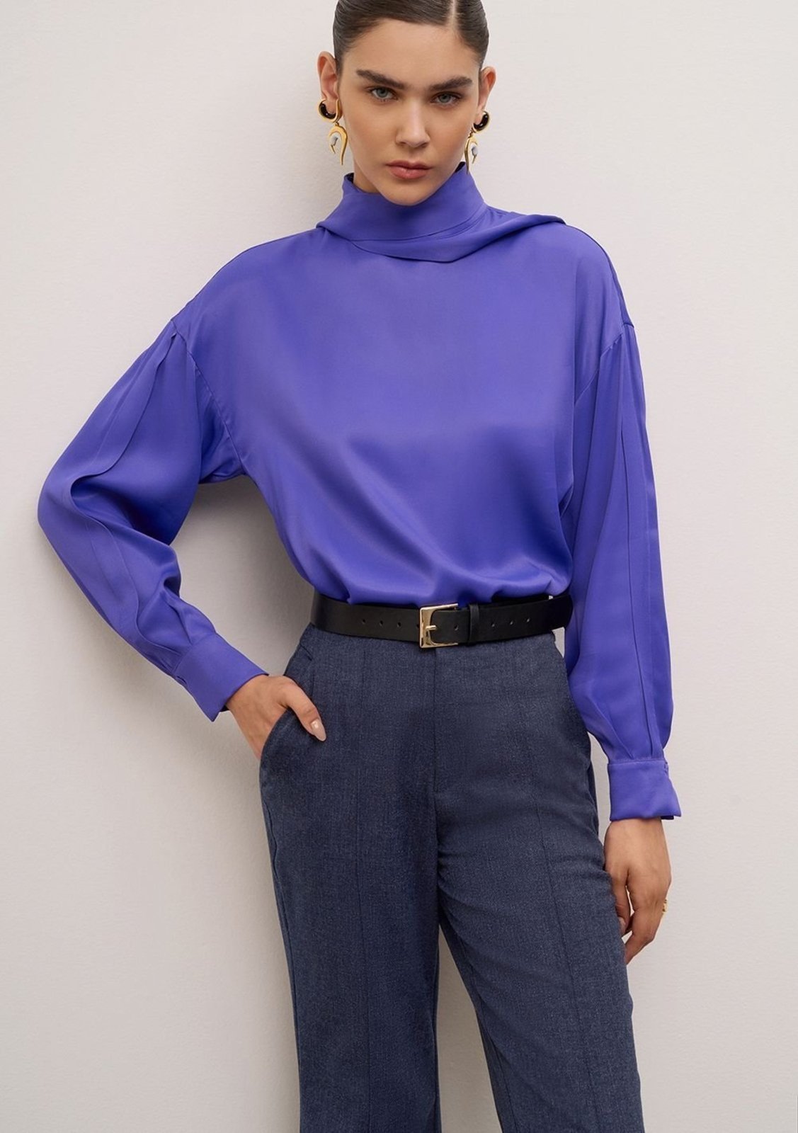 Blusa Iódice Solta Gola Alta Manga Longa Padrão - Azul