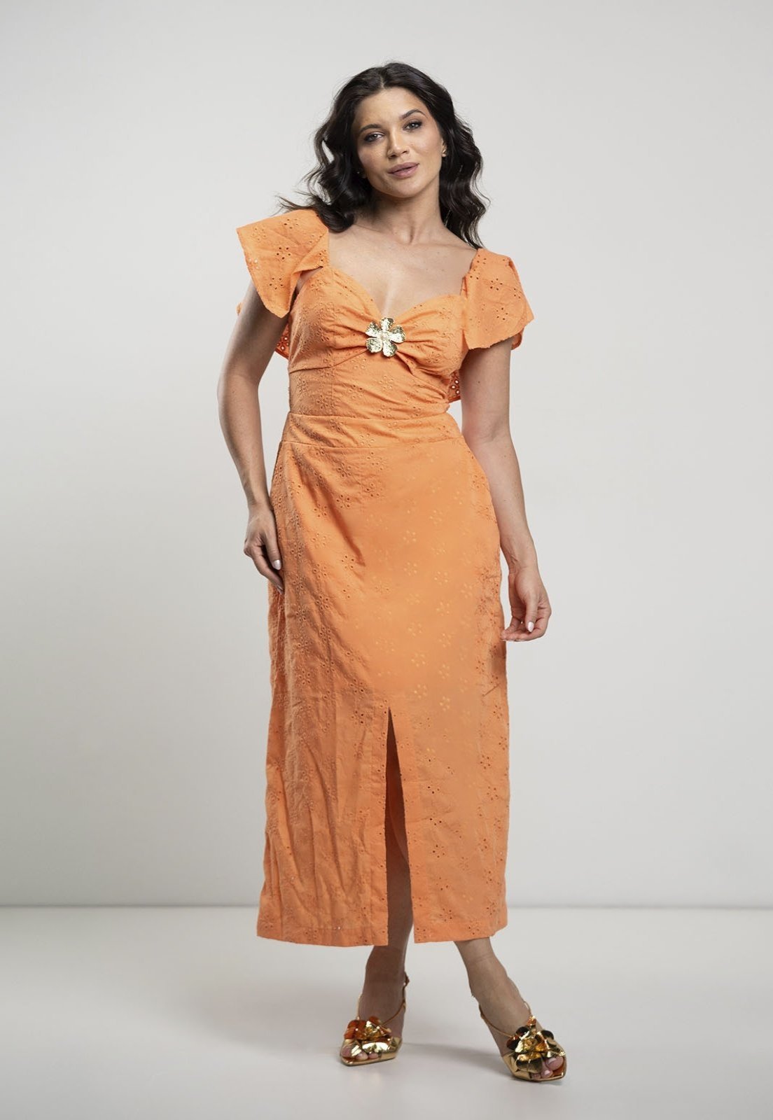 Vestido Midi de Laise e Decote V com Detalhe Kímika Laranja
