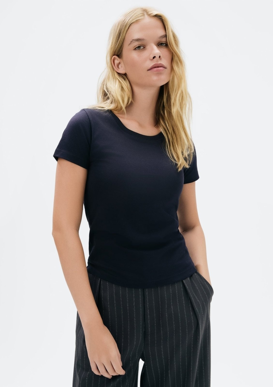 Camiseta Básica Feminina Slim World Hering