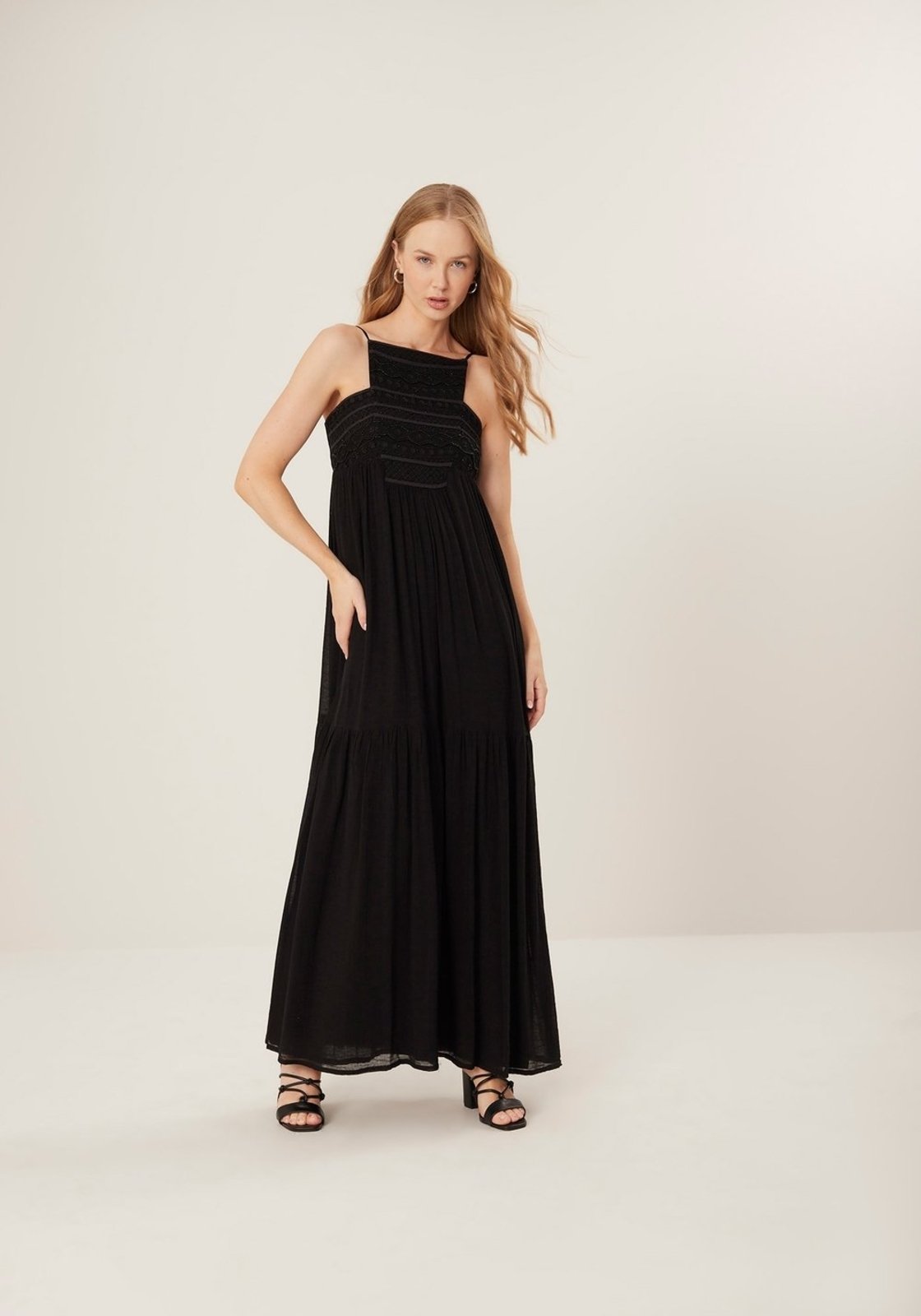 Vestido Longo de Alças Finas