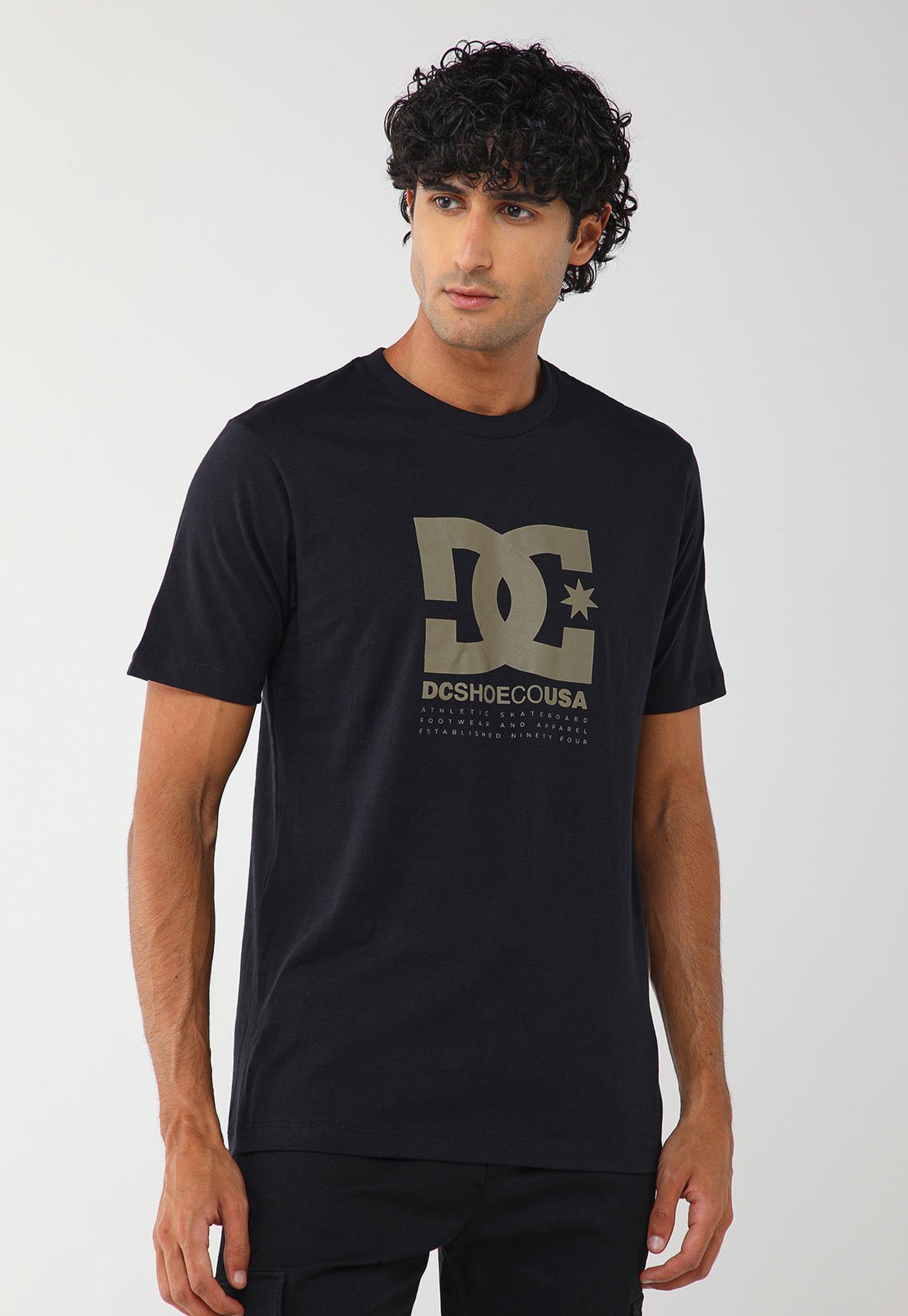 Camiseta Masculina DC Shoes Star Win Preta