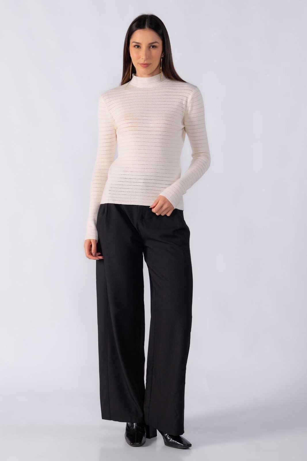 Blusa texturizada gola alta Bege