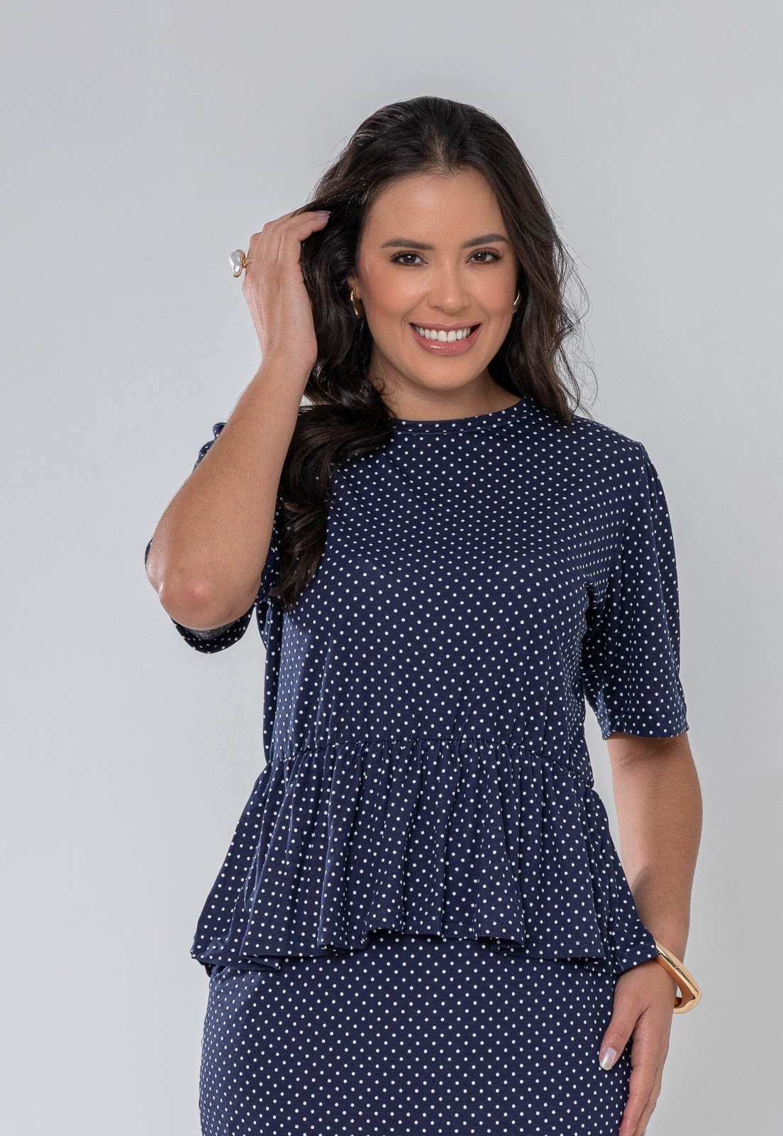 Camiseta Aura Yara Bolinhas Marinho
