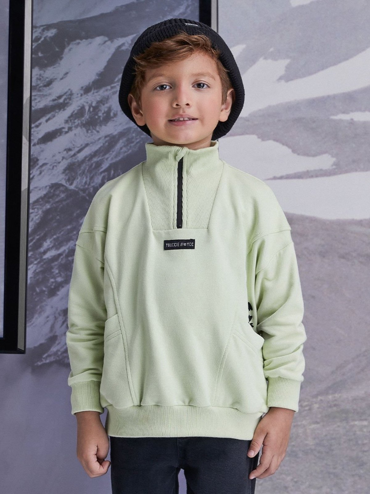 Infantil - Casaco Verde com Gola Alta de Moletom