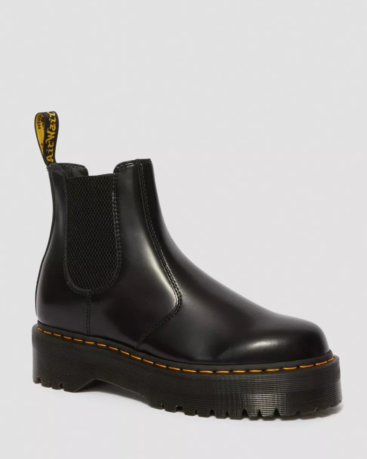 Bota 2976 Quad Platform Chelsea in Smooth Dr. Martens
