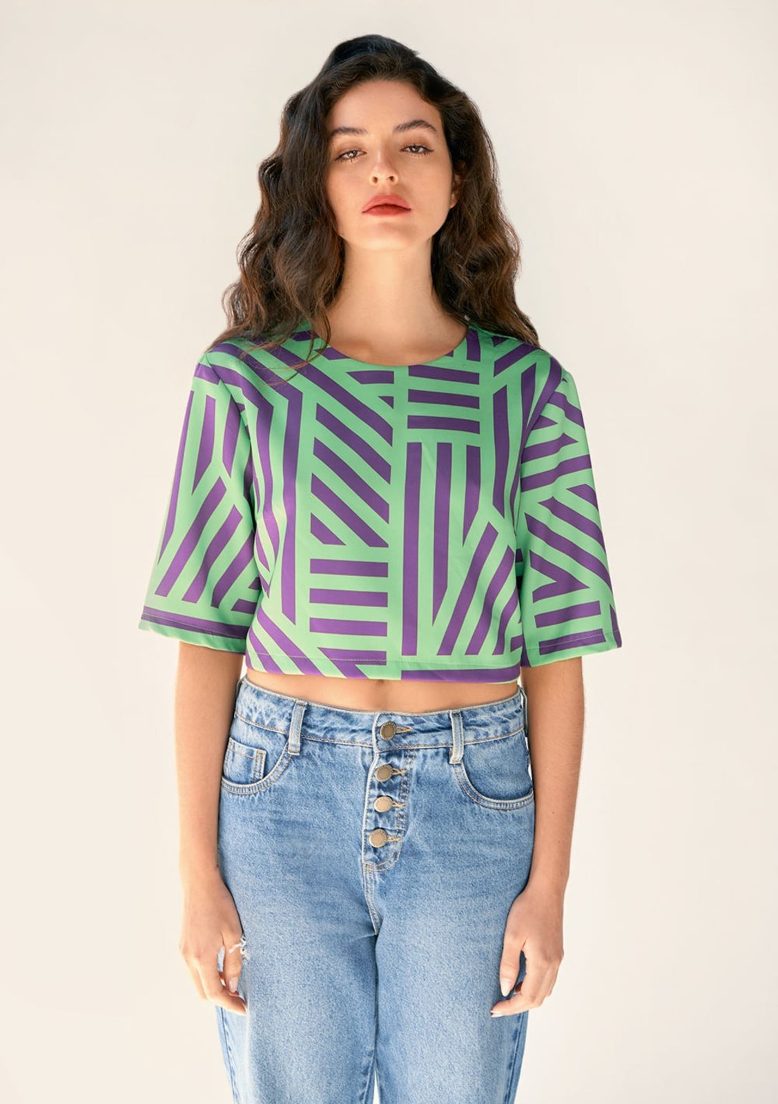 Blusa Zinco Decote Redondo Manga Curta Abertura Costas Roxo