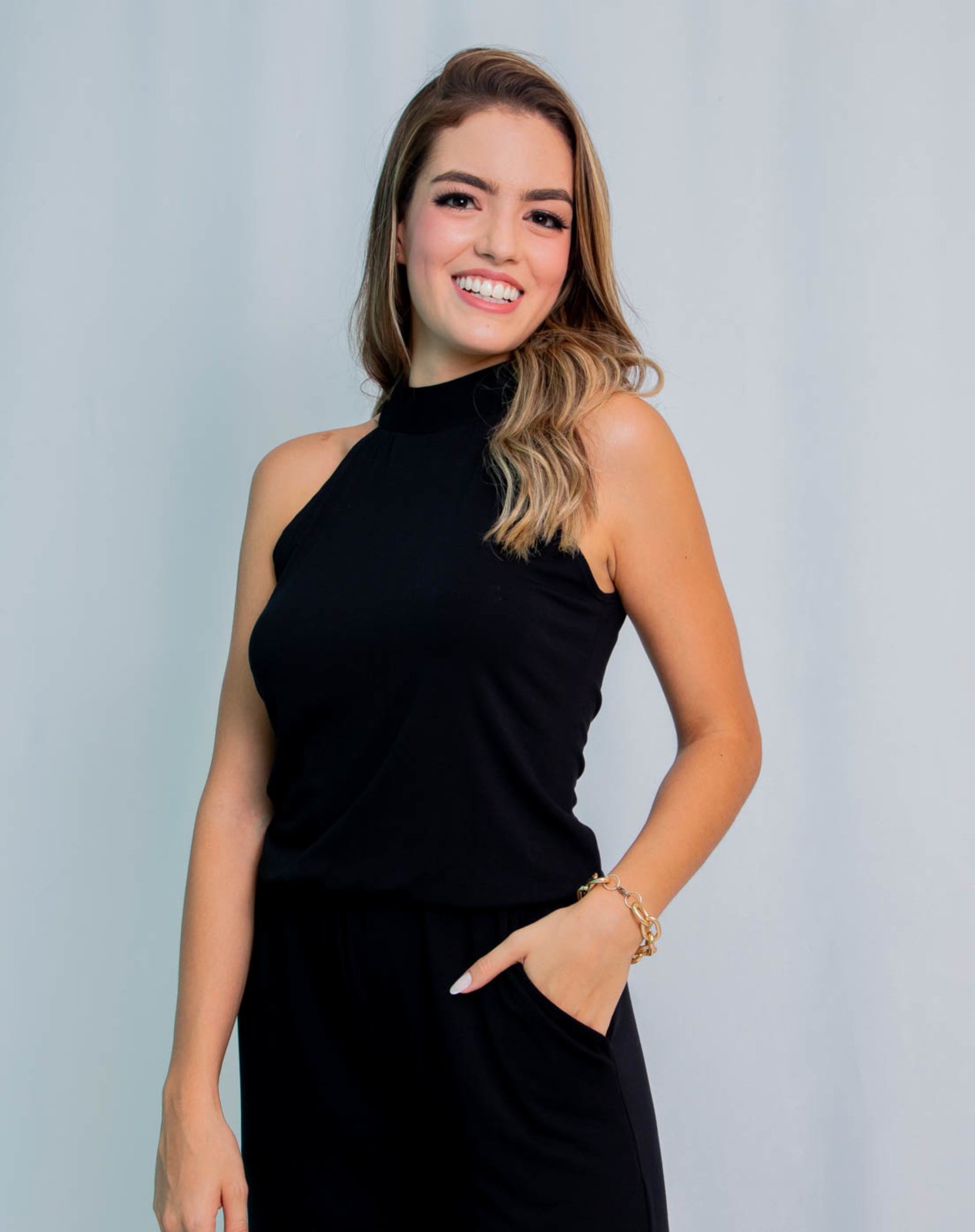 Vista 3 Macacão Viscolycra Gola Alta Maria Paes preto Maria Paes preto