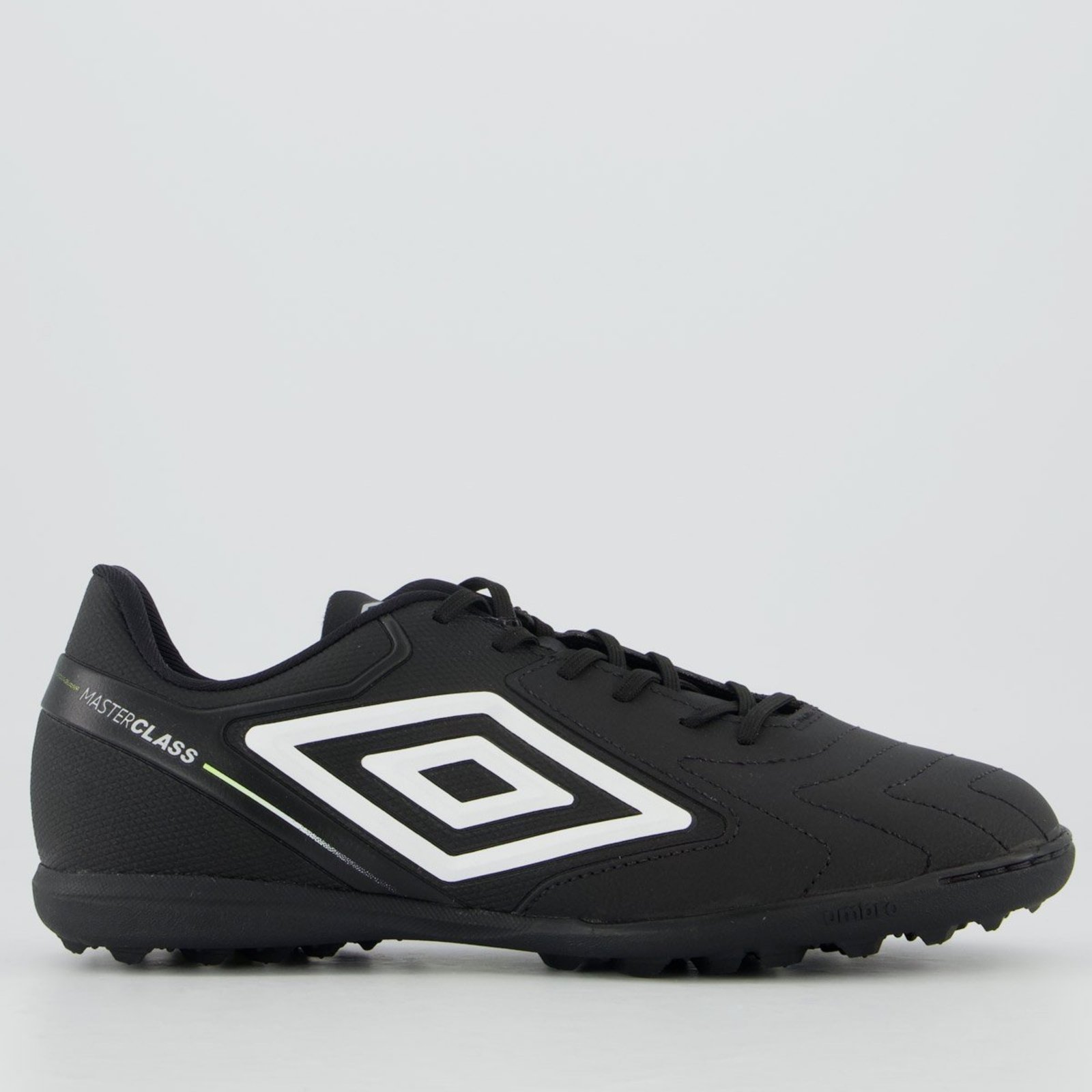 Chuteira Umbro Master Class Club Society Preta e Branca