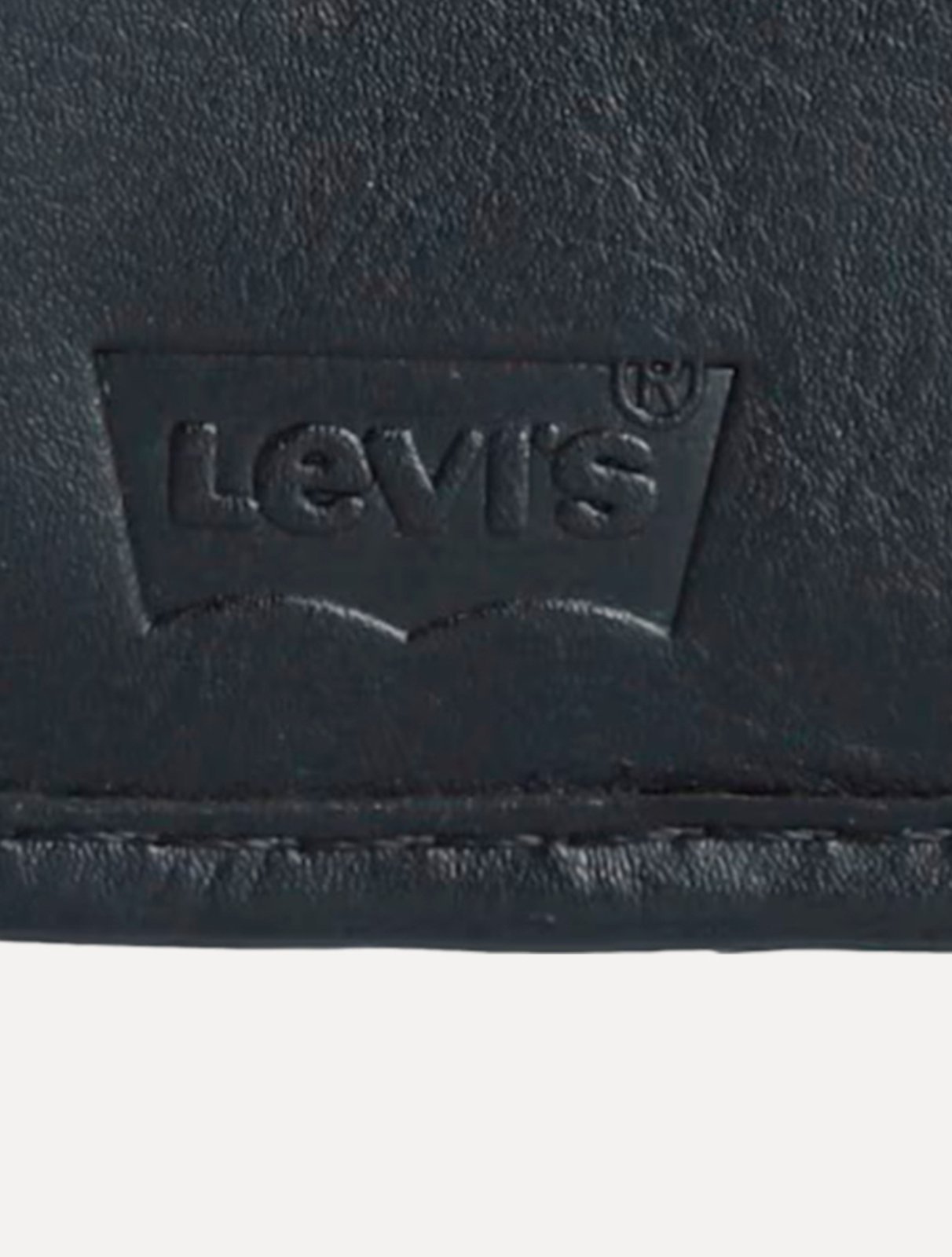 Vista 3 Carteira Levis Masculina Couro Vertical Slim Trifold Preta preto Levis preto