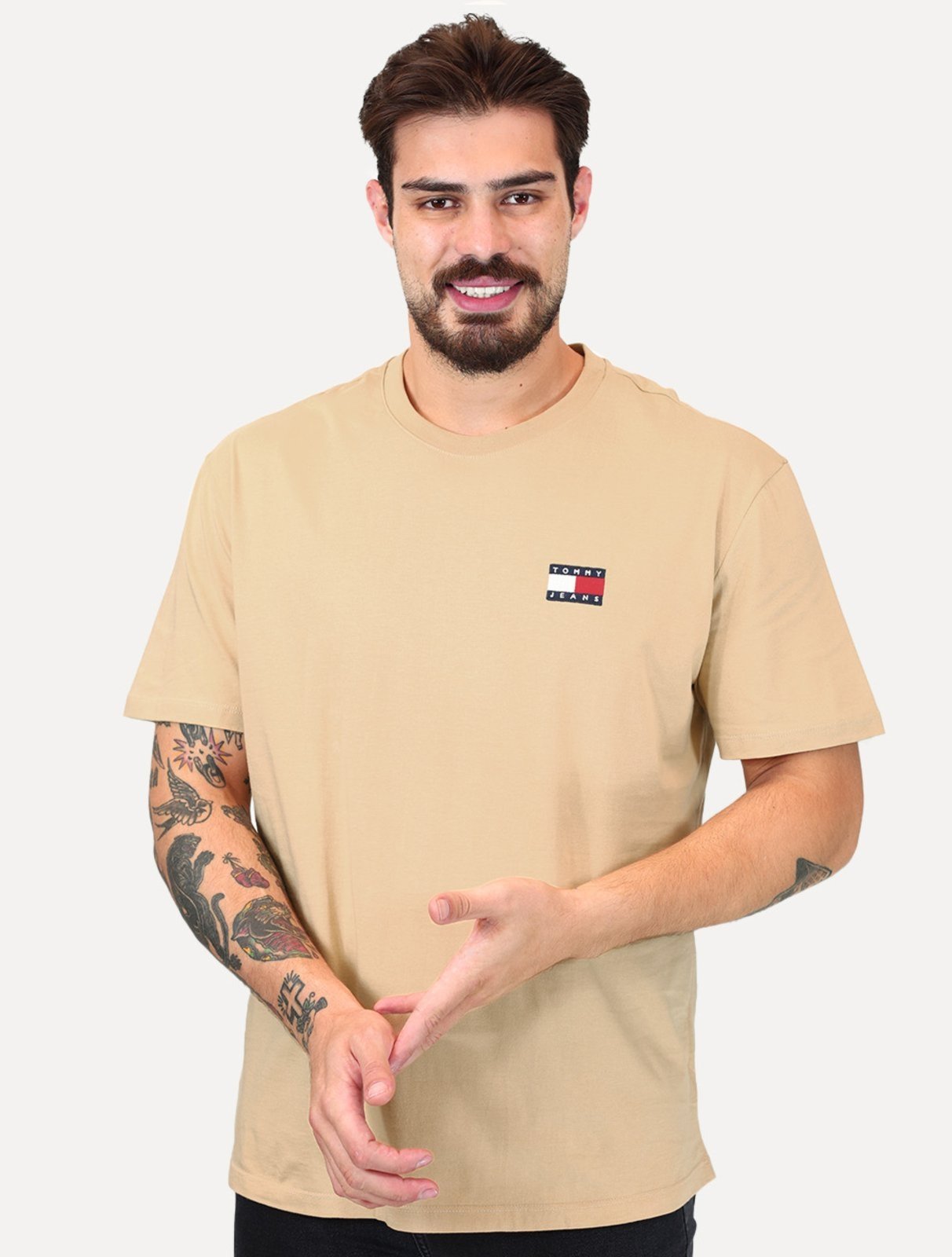 Vista 2 Camiseta Tommy Jeans Masculina Regular Flag Badge Tee Cáqui Médio azul marinho Tommy Jeans azul marinho