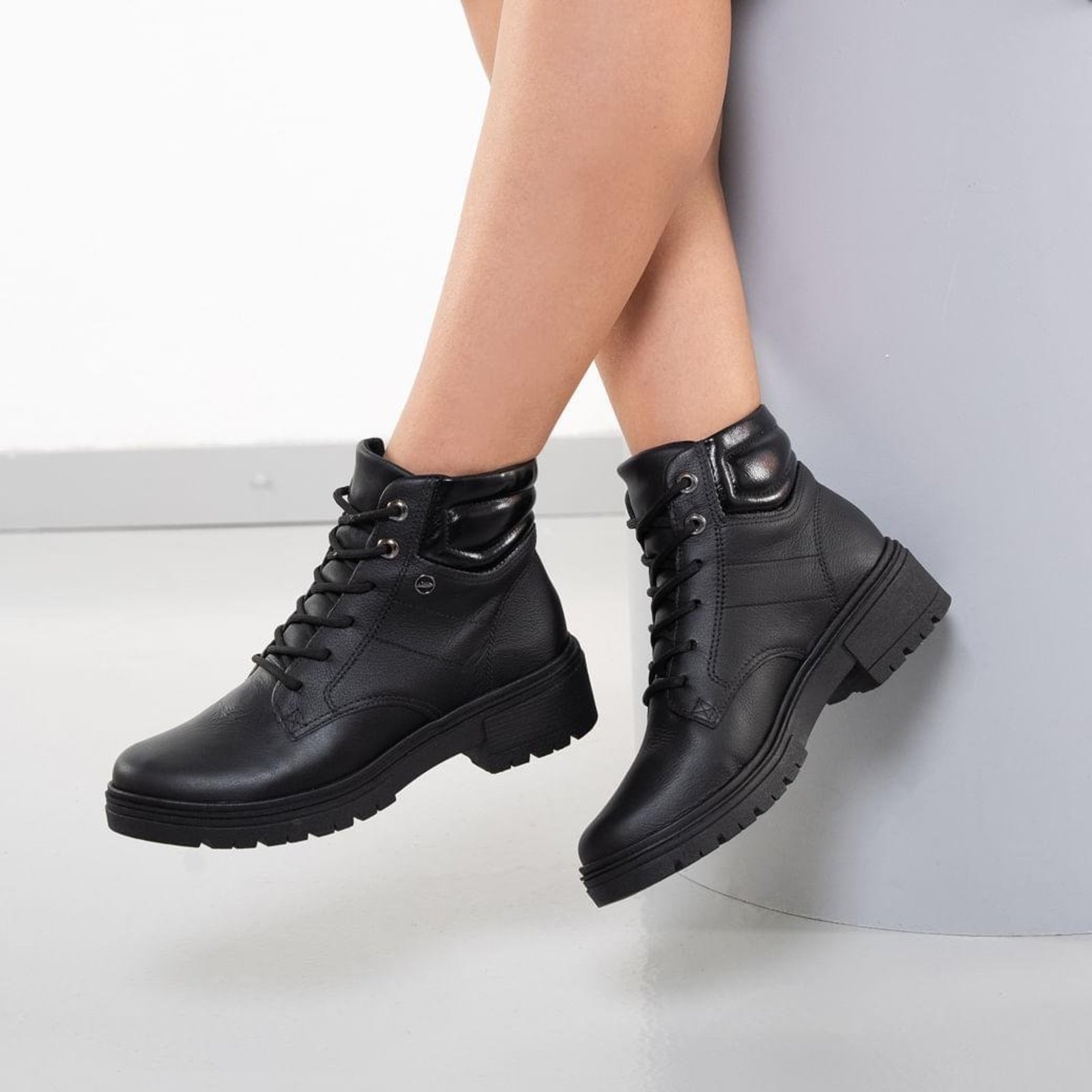 Bota Coturno Feminina Dakota Namastê Cadarço Preto