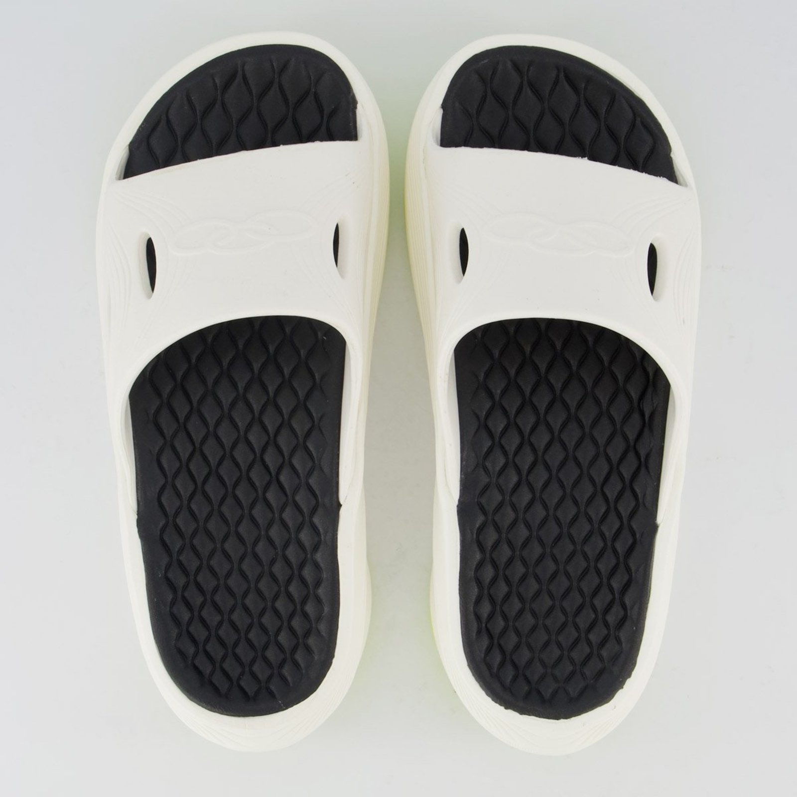 Chinelo Olympikus Pós Corre Feminino Off White e Verde