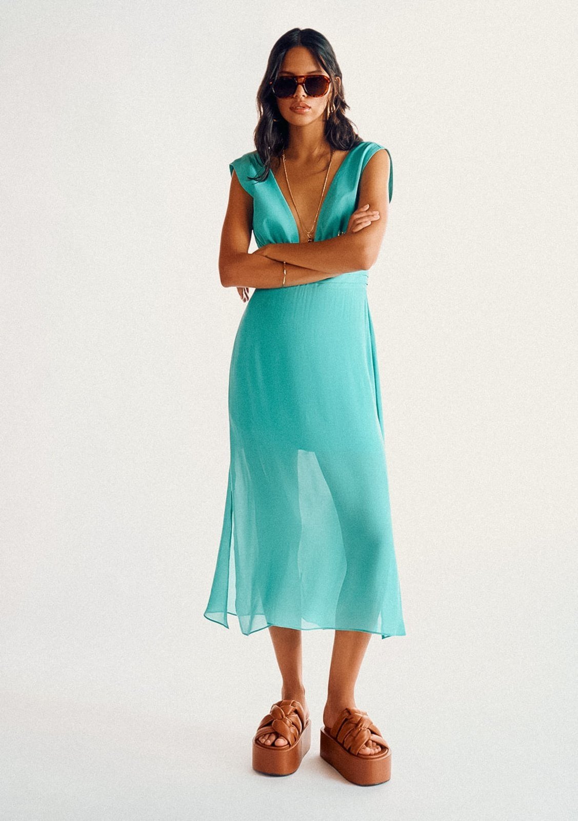 Vestido Zinco Lebôh Midi Decote Profundo Com Pregas Azul